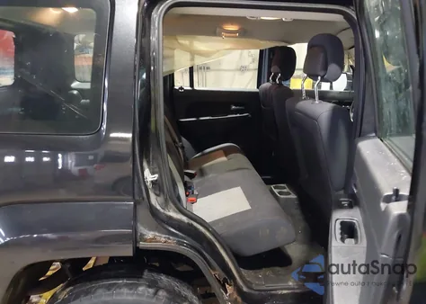 2010 Jeep Liberty Sport z USA, uszkodzony, nr VIN 1J4PN2GKXAW132078